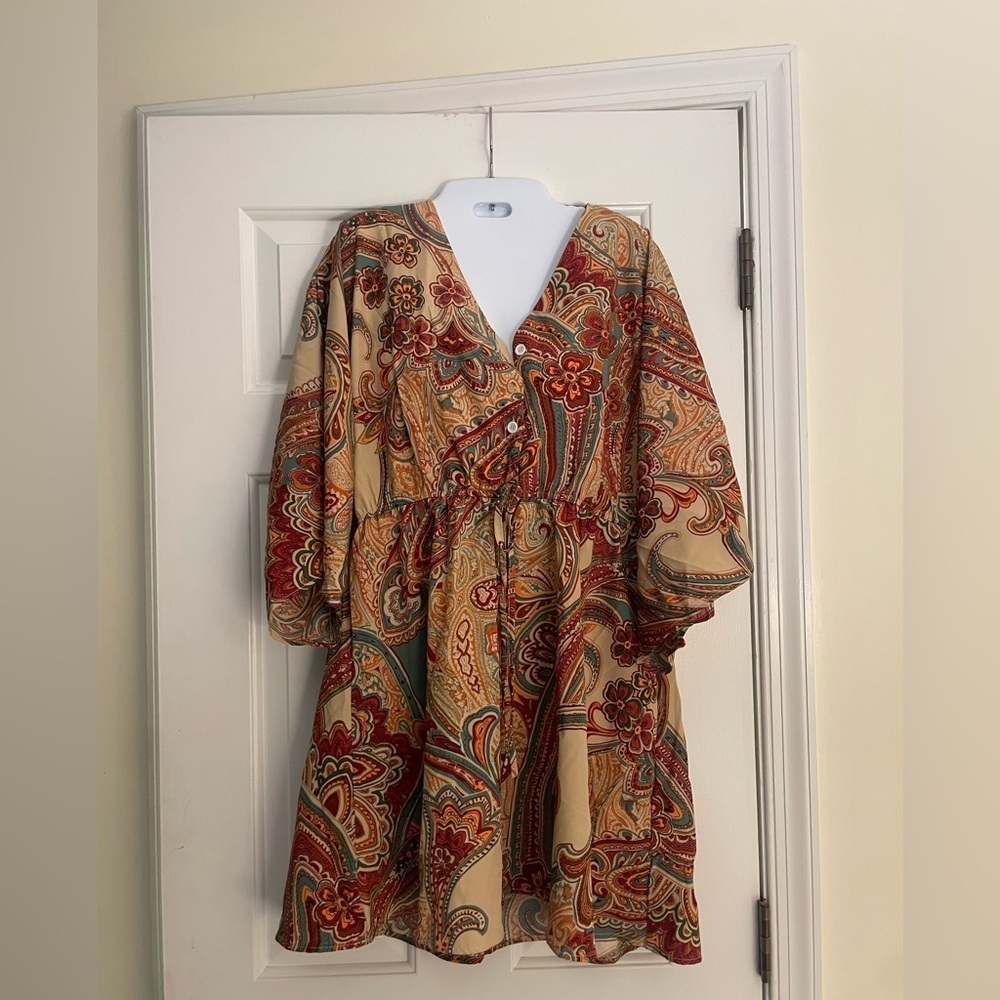 🩷 3/$18 abstract v neck Bohemian Paisley Print mini dress batwing sleeves